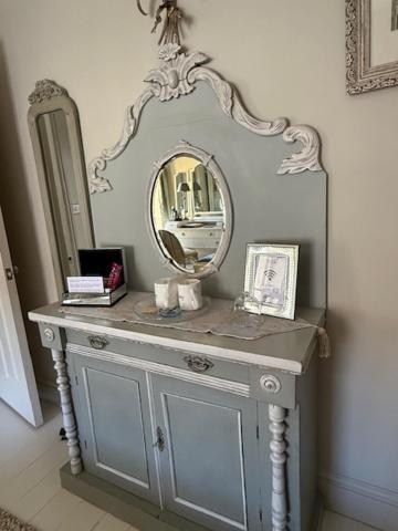 The New White Lion Hotel Llandovery